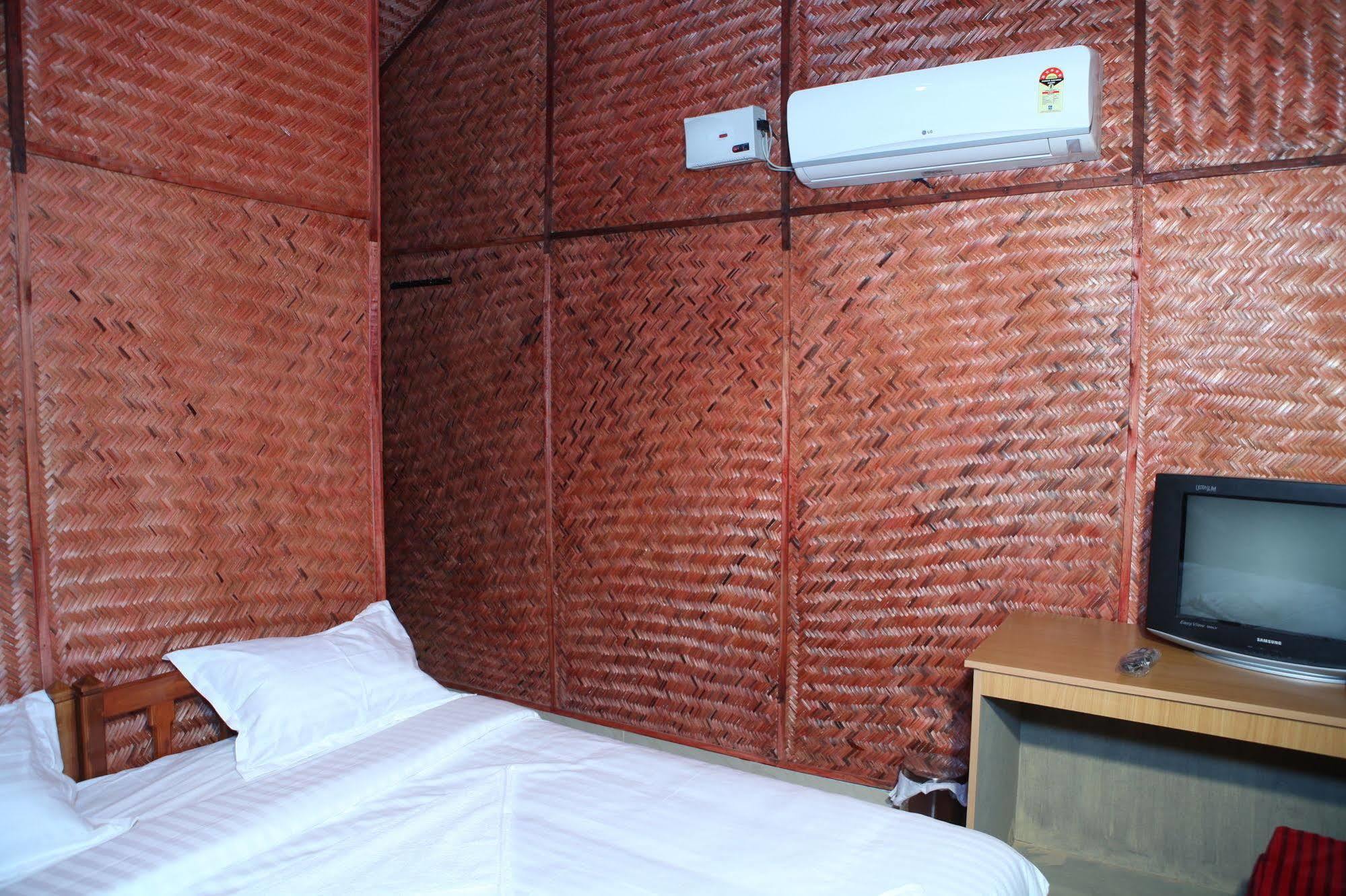 Savithri Inn Bamboo Cottages & Resorts Varkala Zewnętrze zdjęcie